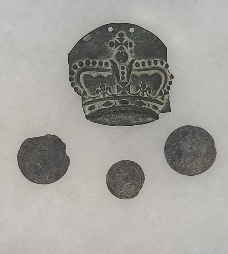 Dug British War of 1812 Buttons and Helmet Plate Crown