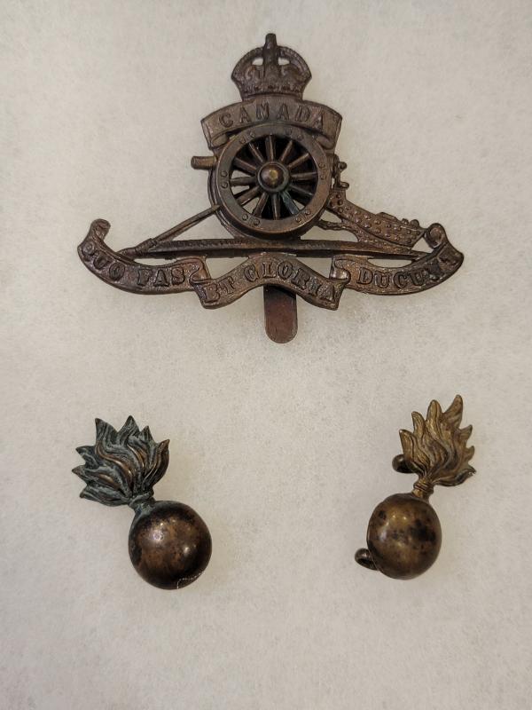 Canadian Field Artillery Cap Badge and Collars