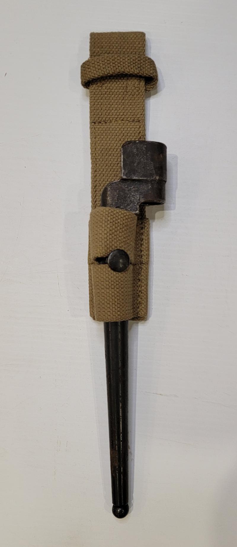 British WWII No4 Bayonet and Frog 1942