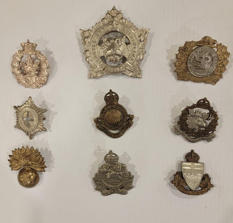 WWII 4th Canadian Armoured Division Cap Badges